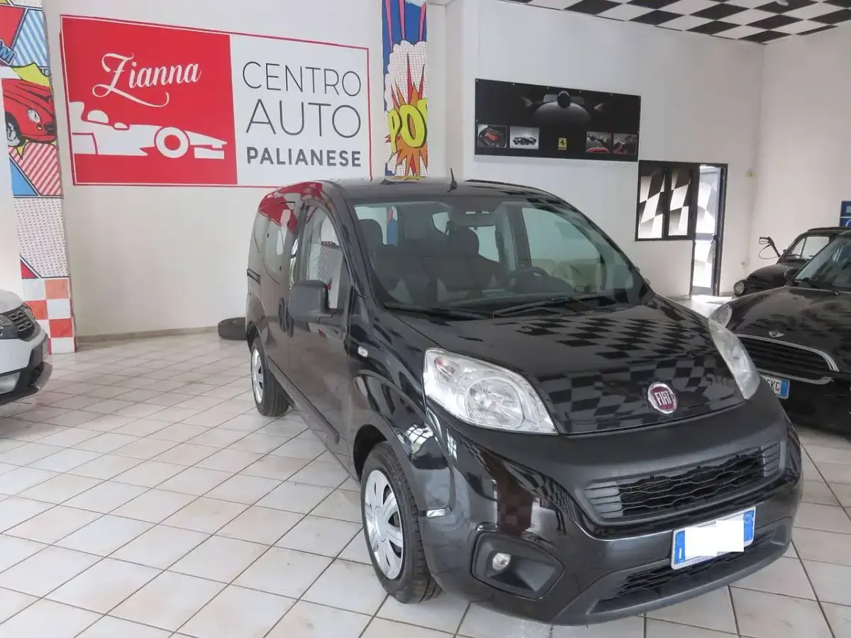 Usata Fiat Qubo Easy 80 CV (58 kW) 2017 Nero Monovolume
