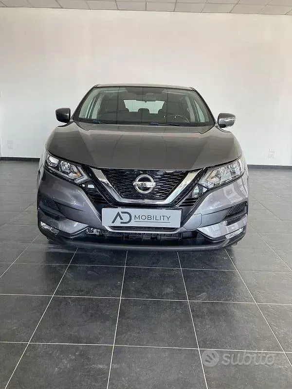 Usata Nissan Qashqai Tekna 115 CV (84 kW) 2019 Grigio SUV