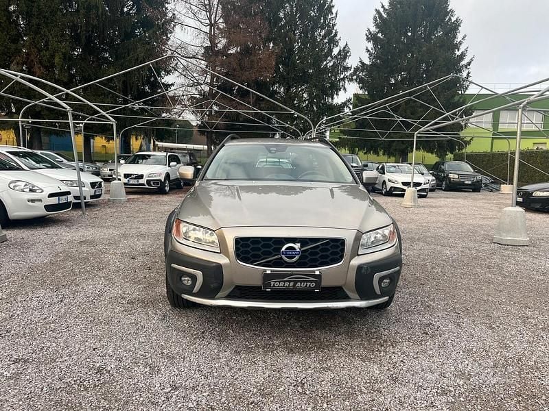 Usata Volvo XC70 181 CV (133 kW) 2014 Marrone Station wagon