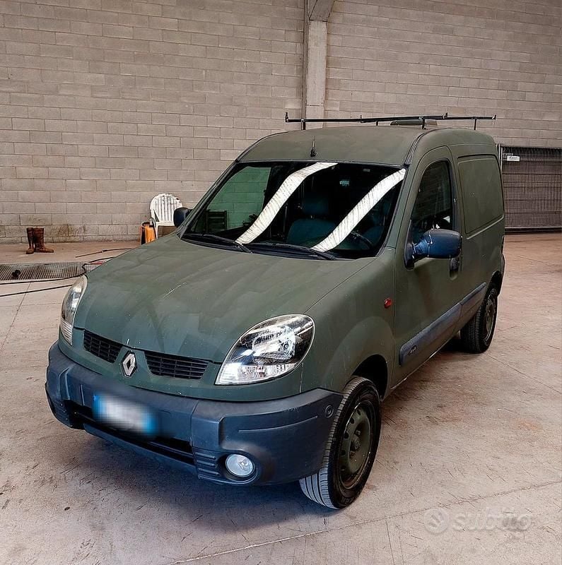 Verde Usata 2005 Renault Kangoo Monovolume | 2500 € (Ottimo prezzo) - Immagine 1/4