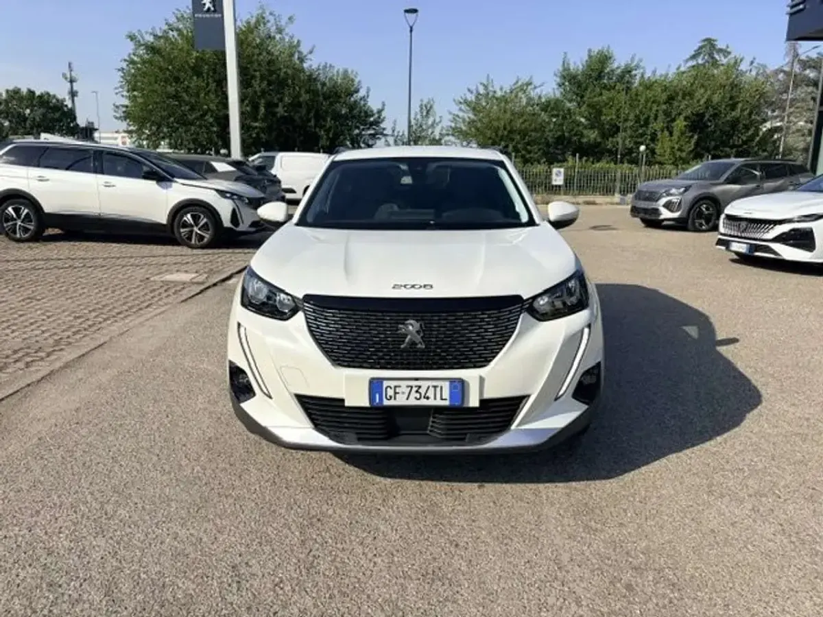 Usata Peugeot 2008 Allure 131 CV (96 kW) 2021 Bianco SUV