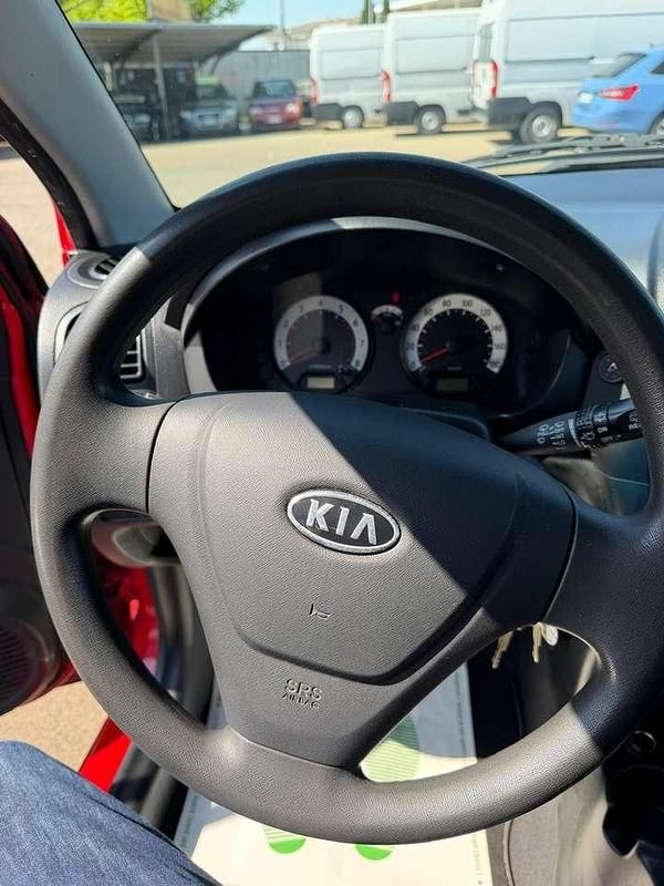 Usata Kia Picanto 60 CV (44 kW) 2010 Rosso Utilitaria