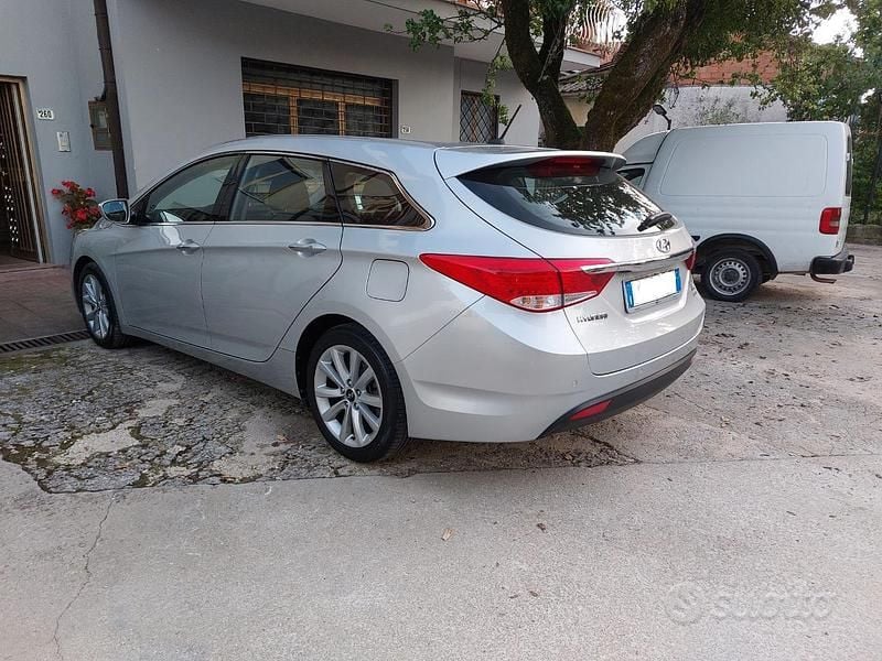 Usata Hyundai i40 136 CV (100 kW) 2013 Grigio Station wagon