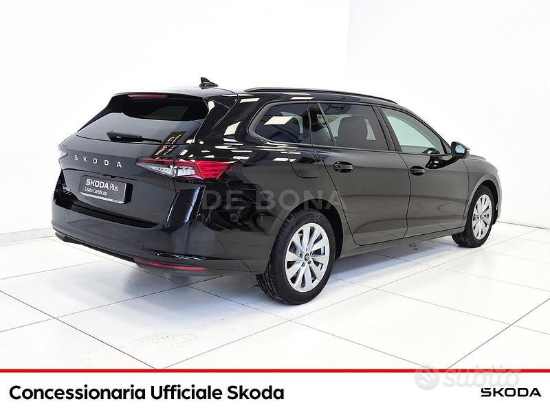 Usado Skoda Superb Selection 150 CV (110 kW) 2025 Negro Familiar