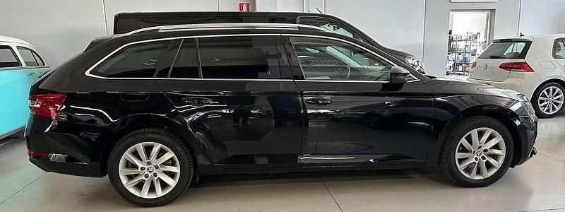 Usado Skoda Superb Executive 156 CV (114 kW) 2020 Negro Familiar