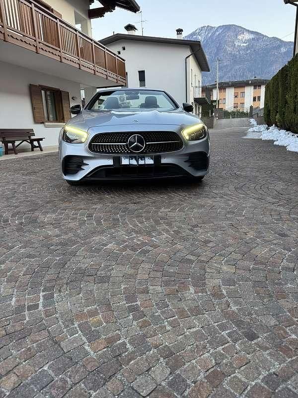 Usata Mercedes E220 Premium Plus 194 CV (142 kW) 2021 Argento Cabrio