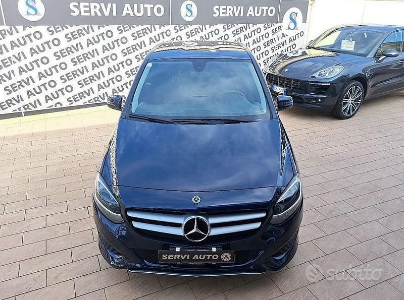 Usata Mercedes B180 Executive 109 CV (80 kW) 2018 Blu Monovolume