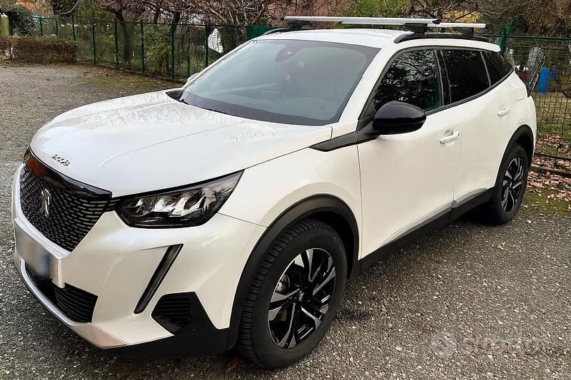 Bianco Usata 2023 Peugeot 2008 Allure SUV | 21.200 € (Cara) - Immagine 1/4