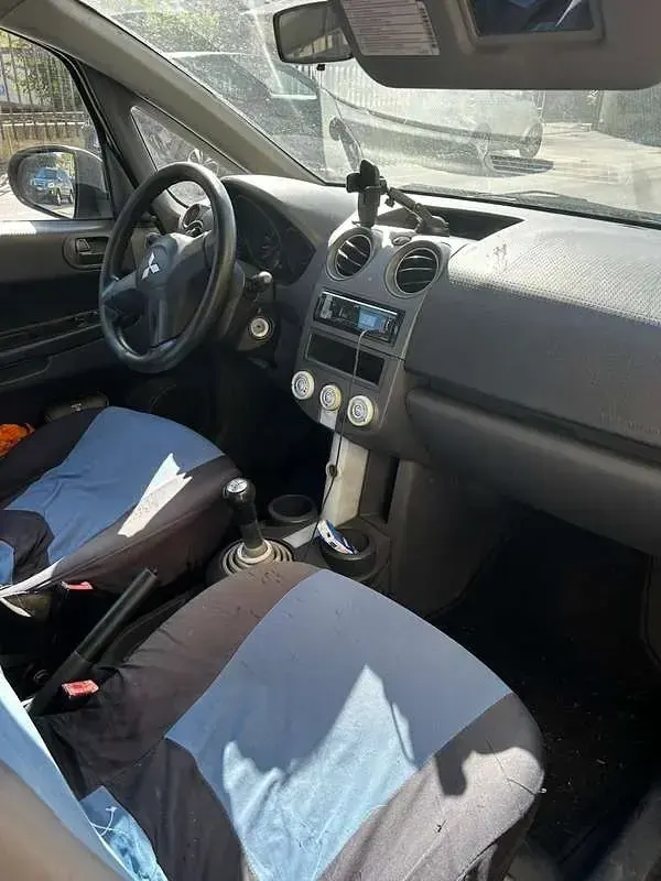 Usata Mitsubishi Colt 75 CV (55 kW) 2005 Grigio Utilitaria