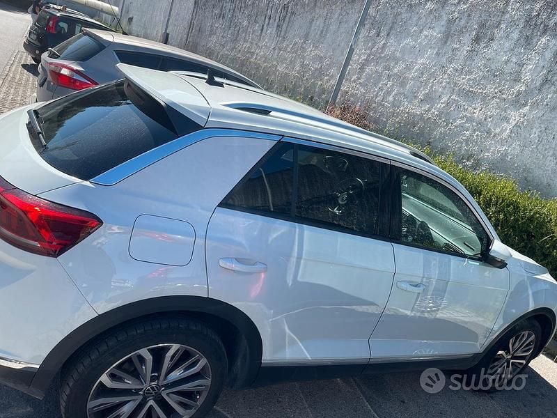 Usata VW T-Roc Business 150 CV (110 kW) 2022 Bianco SUV