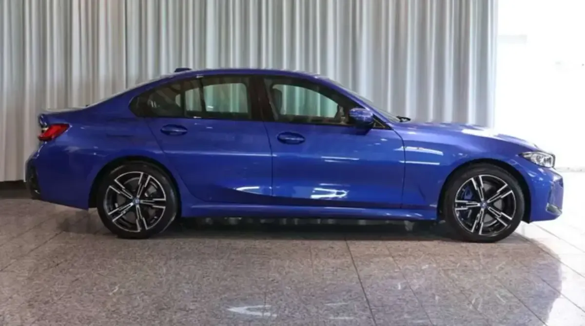 Usata BMW 320e M Sport 204 CV (150 kW) 2023 Blu/azzurro Berlina
