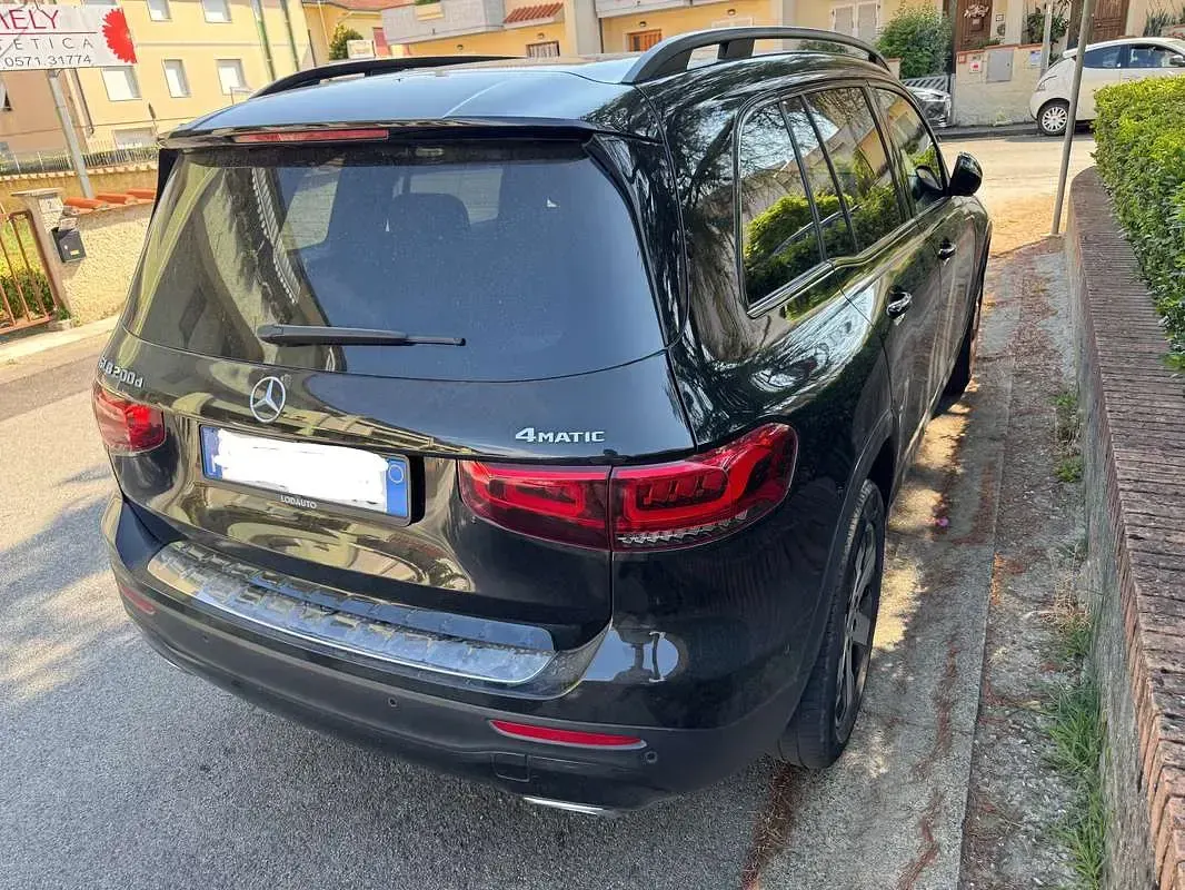 Usata Mercedes GLB200 150 CV (110 kW) 2023 Nero SUV