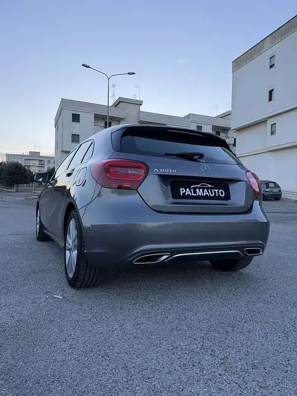 Usata Mercedes A180 Premium 109 CV (80 kW) 2016 Utilitaria