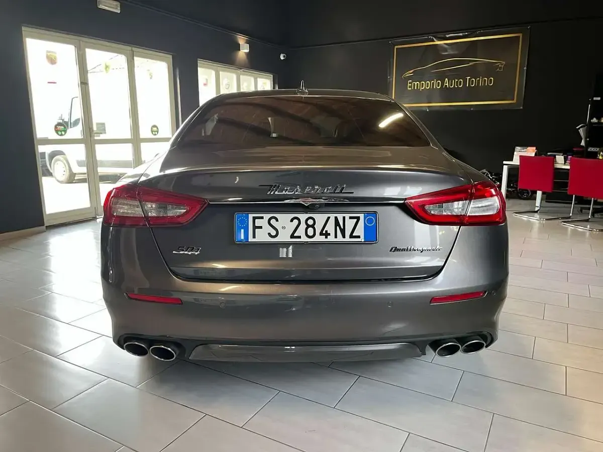 Usata Maserati Quattroporte GranLusso 430 CV (316 kW) 2018 Grigio Berlina