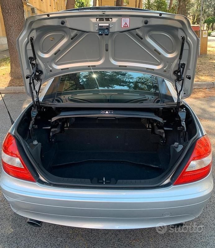 Usata Mercedes SLK200 163 CV (119 kW) 2004 Blu/azzurro Cabrio