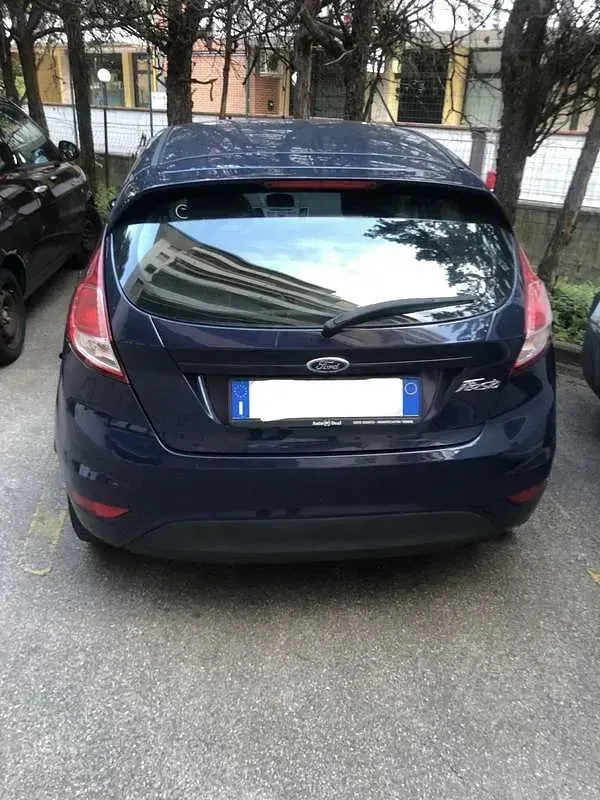 Usata Ford Fiesta Ambiente 75 CV (55 kW) 2015 Utilitaria