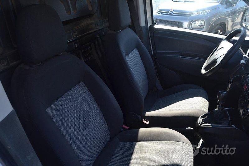 Usata Fiat Doblò 101 CV (74 kW) 2012 Bianco Monovolume