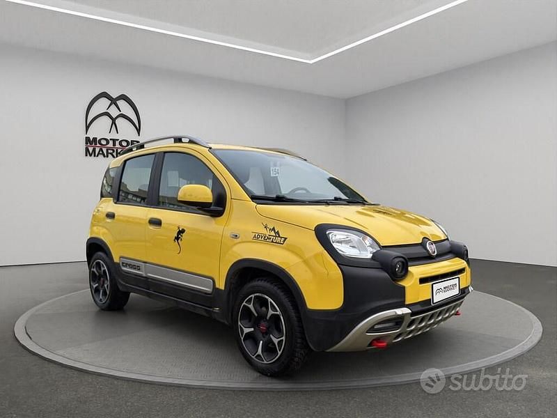 Usado Fiat Panda Cross Cross 70 CV (51 kW) 2021 Amarillo Utilitario