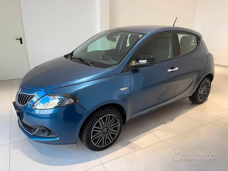 Usata Lancia Ypsilon Gold 70 CV (51 kW) 2023 Other Utilitaria