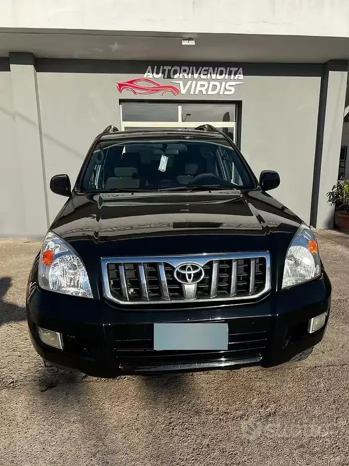 Usata Toyota Land Cruiser 173 CV (127 kW) 2006 Nero Station wagon