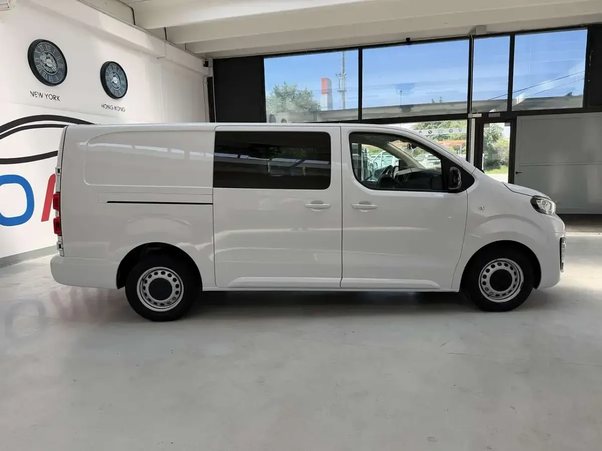 Usata Peugeot Expert 144 CV (105 kW) 2022 Bianco Furgone