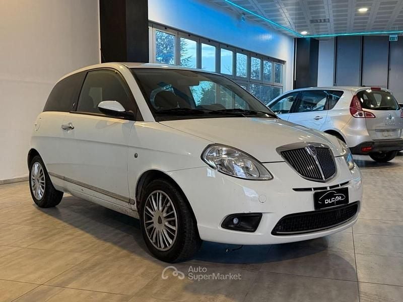 Usata Lancia Ypsilon 69 CV (50 kW) 2009 Bianco Utilitaria