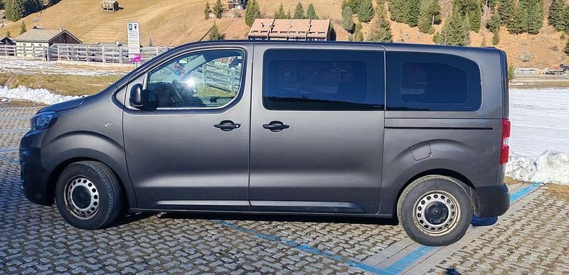 Usata Peugeot Expert 116 CV (85 kW) 2018 Grigio Furgone