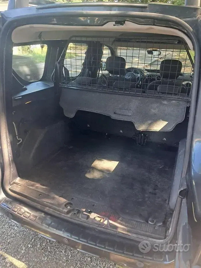 Usata Dacia Dokker 100 CV (73 kW) 2019 Grigio Monovolume