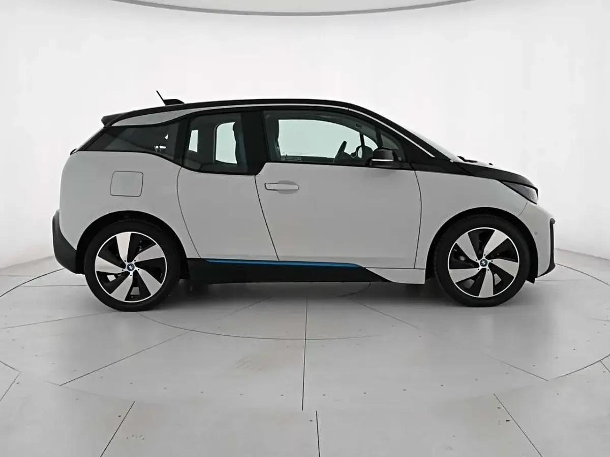 Usata BMW i3 Advantage 75 kW (102 CV) 2019 Capparis white con accenti bmw Utilitaria