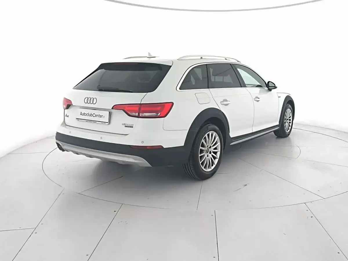 Usata Audi A4 Allroad Business 150 CV (110 kW) 2018 Bianco Station wagon