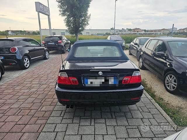 Usata BMW 320 Cabriolet 170 CV (125 kW) 2003 Blu Cabrio