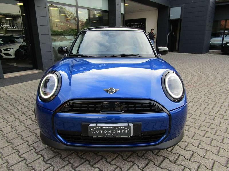 Usata Mini Cooper 114 kW (156 CV) 2025 Blazing blue Utilitaria
