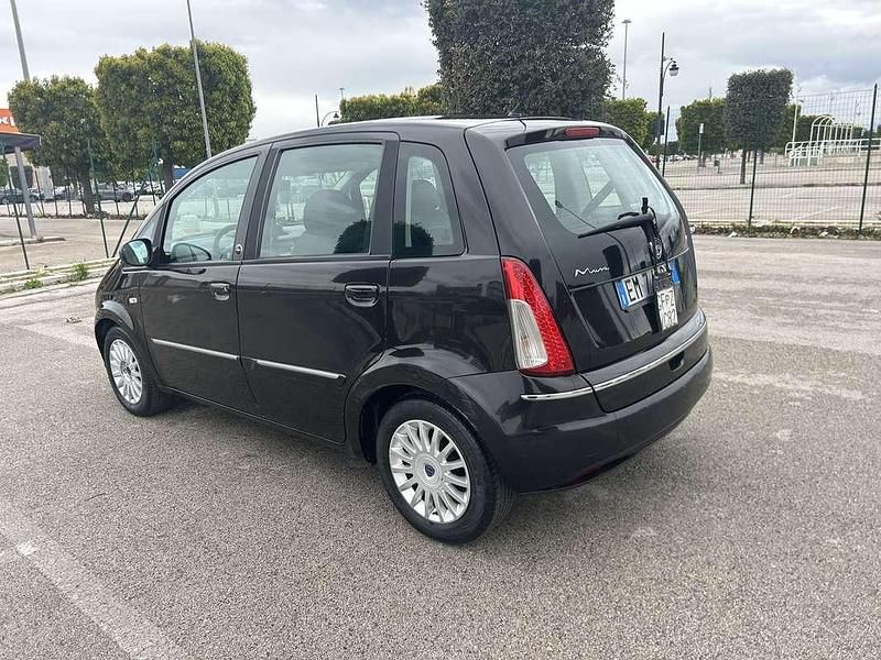 Usata Lancia Musa 77 CV (56 kW) 2012 Monovolume