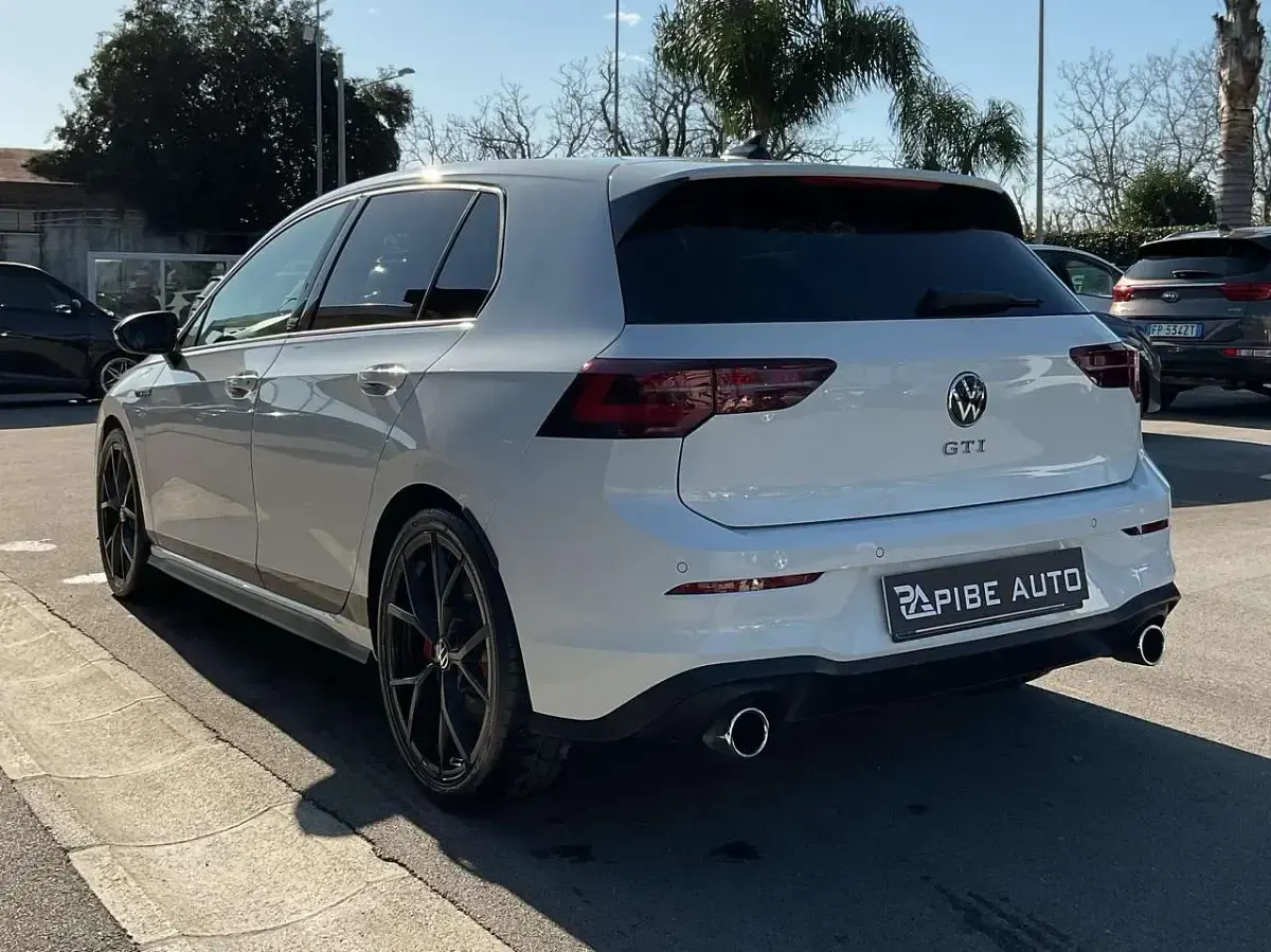 Usata VW Golf VIII Ultimate 245 CV (180 kW) 2024 Bianco Berlina