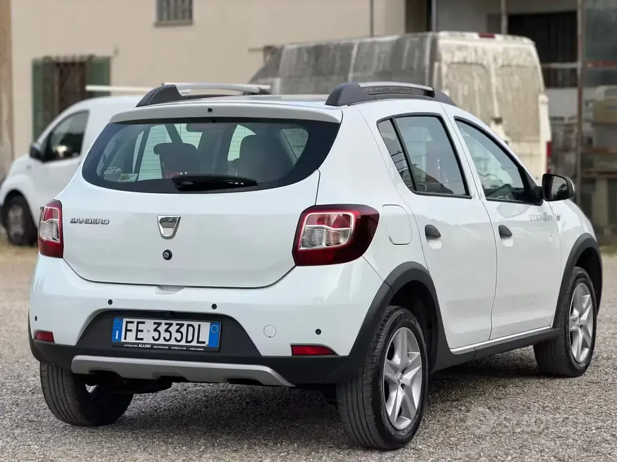 Usata Dacia Sandero Stepway 90 CV (66 kW) 2016 Bianco Berlina