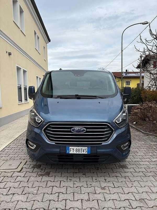 Usata Ford Tourneo Custom Titanium 185 CV (136 kW) 2019 Blu/azzurro Furgone