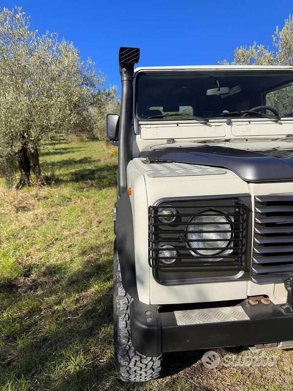Usata Land Rover Defender 113 CV (83 kW) 1998 SUV