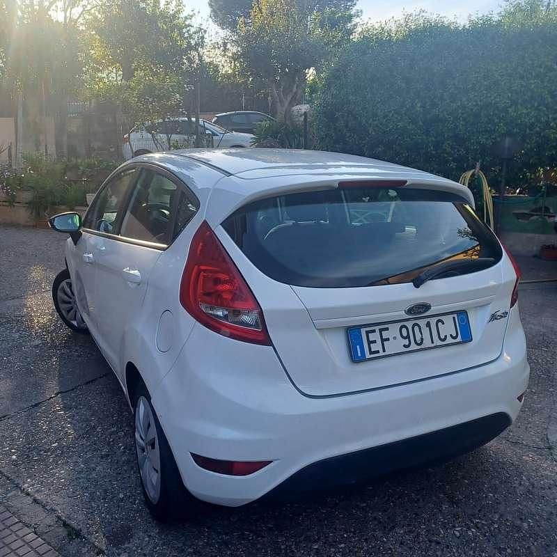 Usata Ford Fiesta Titanium 82 CV (60 kW) 2010 Utilitaria