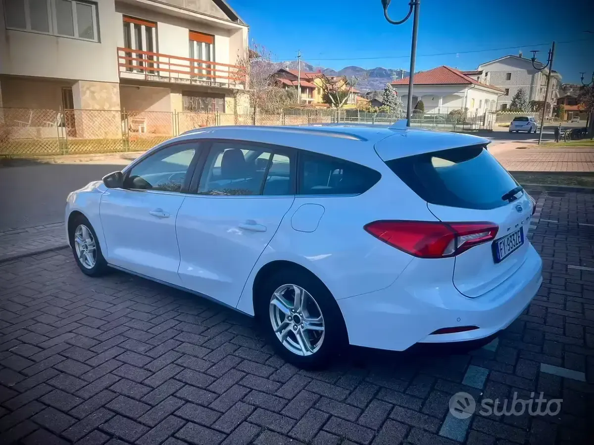 Usata Ford Focus 120 CV (88 kW) 2020 Bianco Station wagon