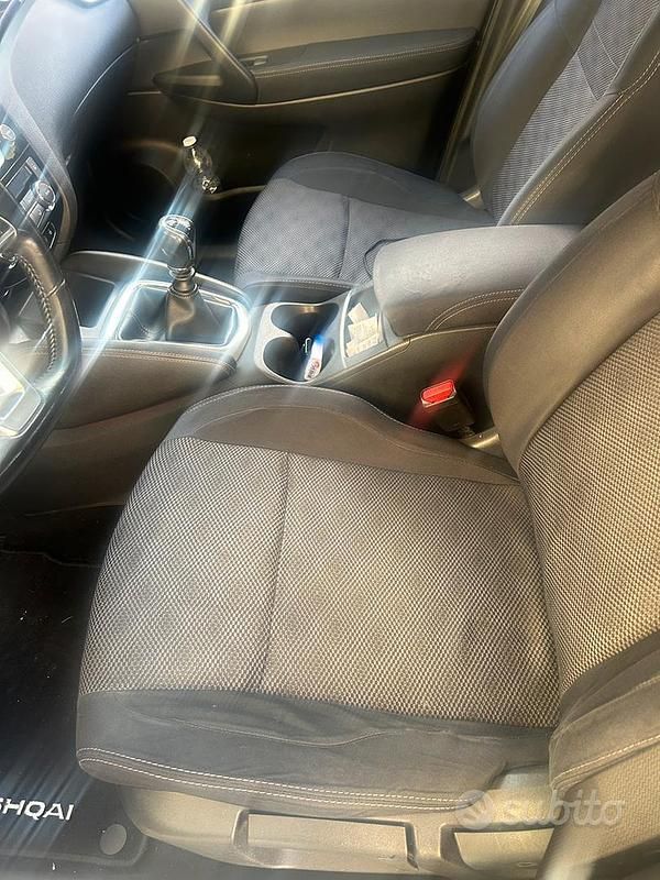 Usata Nissan Qashqai 115 CV (84 kW) 2015 Grigio SUV