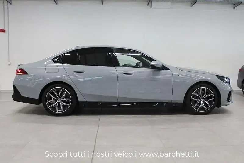 Usata BMW 520 M Sport 197 CV (144 kW) 2024 Grigio Utilitaria