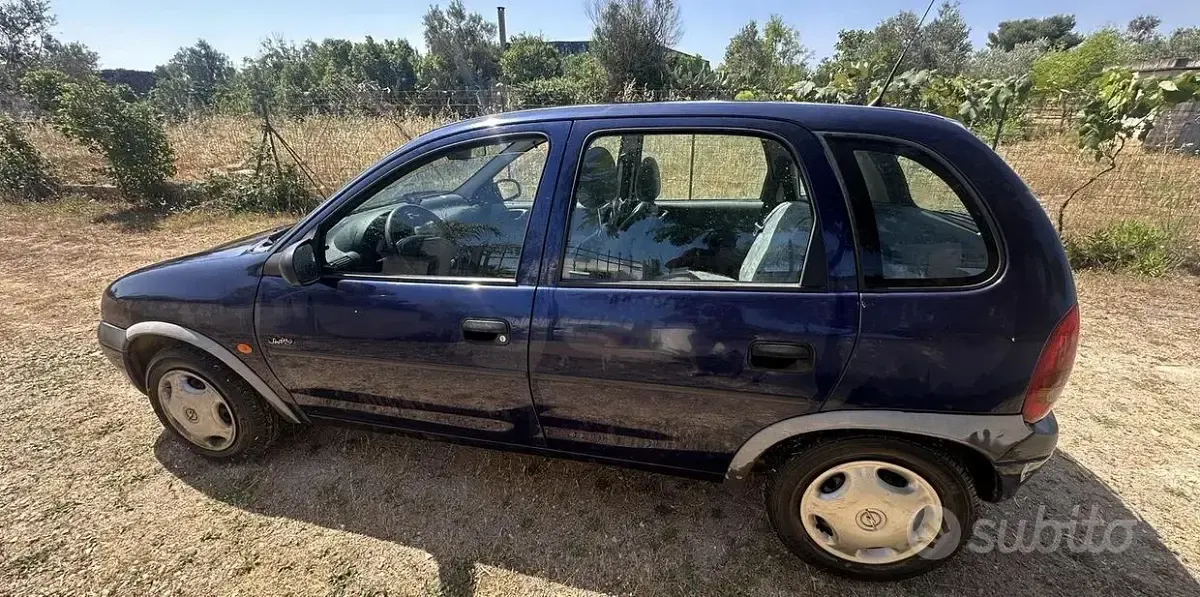 Usata Opel Corsa Swing 54 CV (39 kW) 1998 Blu Utilitaria