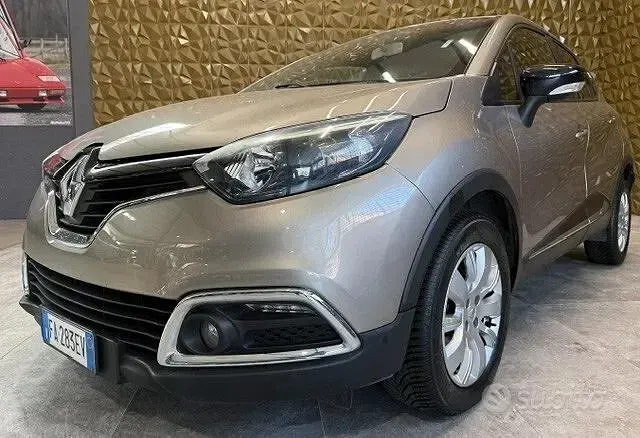 Usata Renault Captur 90 CV (66 kW) 2015 Beige SUV