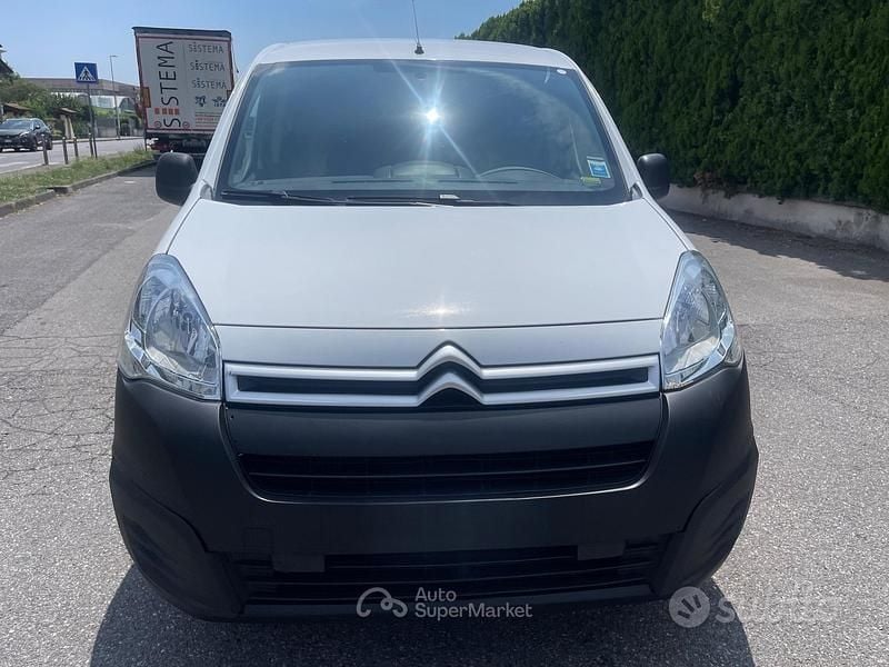 Bianco Usata 2018 Citroën Berlingo Monovolume | 6000 € (Super prezzo) - Immagine 1/4