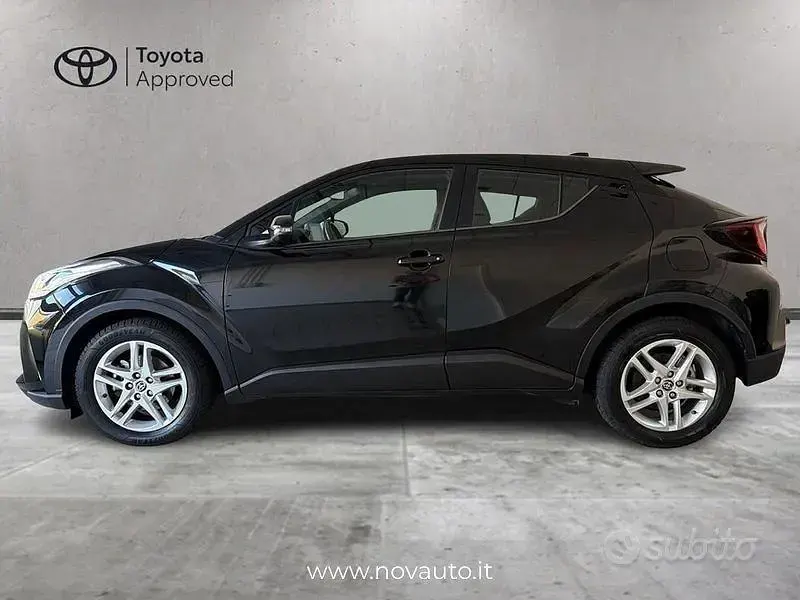 Usata Toyota C-HR Active 122 CV (89 kW) 2020 Nero SUV