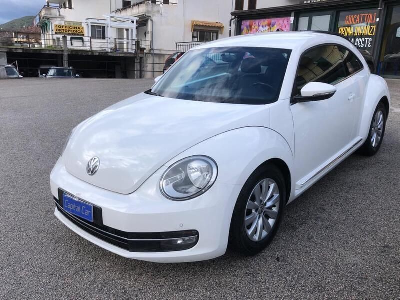 Usata VW Beetle Design 105 CV (77 kW) 2014 Bianco Utilitaria