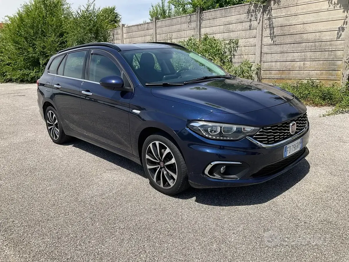 Usata Fiat Tipo Lounge 120 CV (88 kW) 2016 Bluazzurro Station wagon