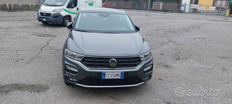 Usata VW T-Roc 150 CV (110 kW) 2019 Grigio SUV