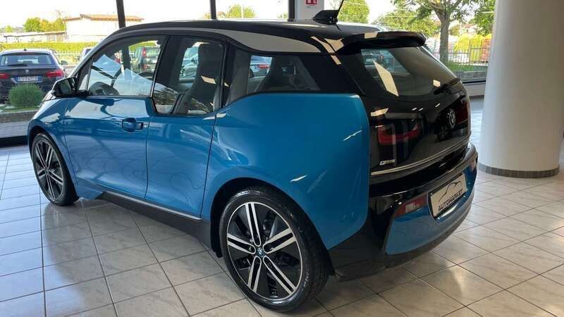 Usata BMW i3 75 kW (102 CV) 2018 Blu/azzurro Utilitaria