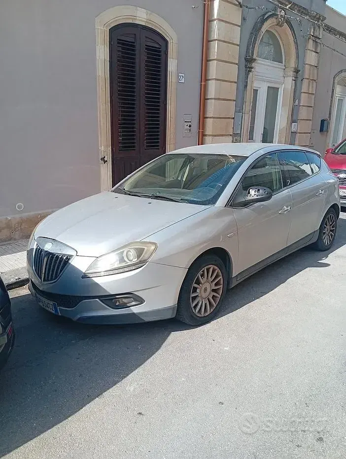 Usata Lancia Delta 120 CV (88 kW) 2009 Grigio Utilitaria